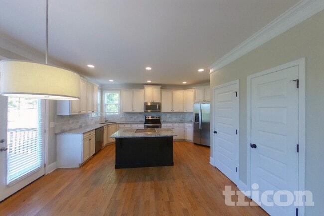 Building Photo - 2242 Townside Dr