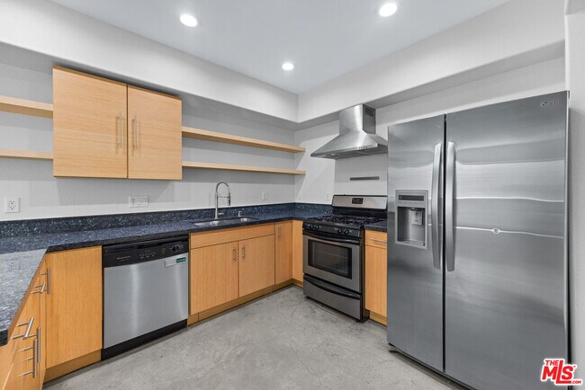 Foto del edificio - 5232 Satsuma Ave