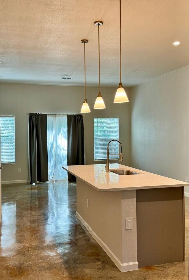 Foto del edificio - Beautiful NEW Condo/Home 3 Bedrooms/2.5 Ba...