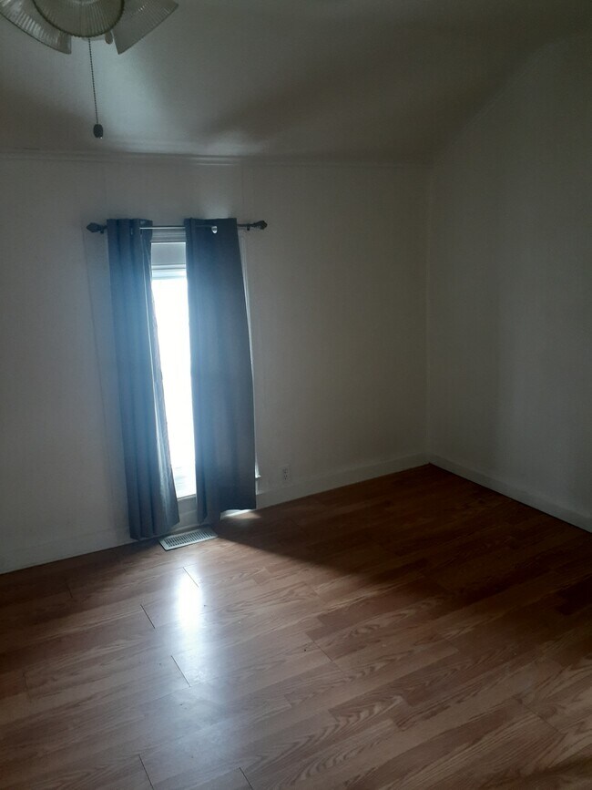 Living Rm - 825 Griswold St