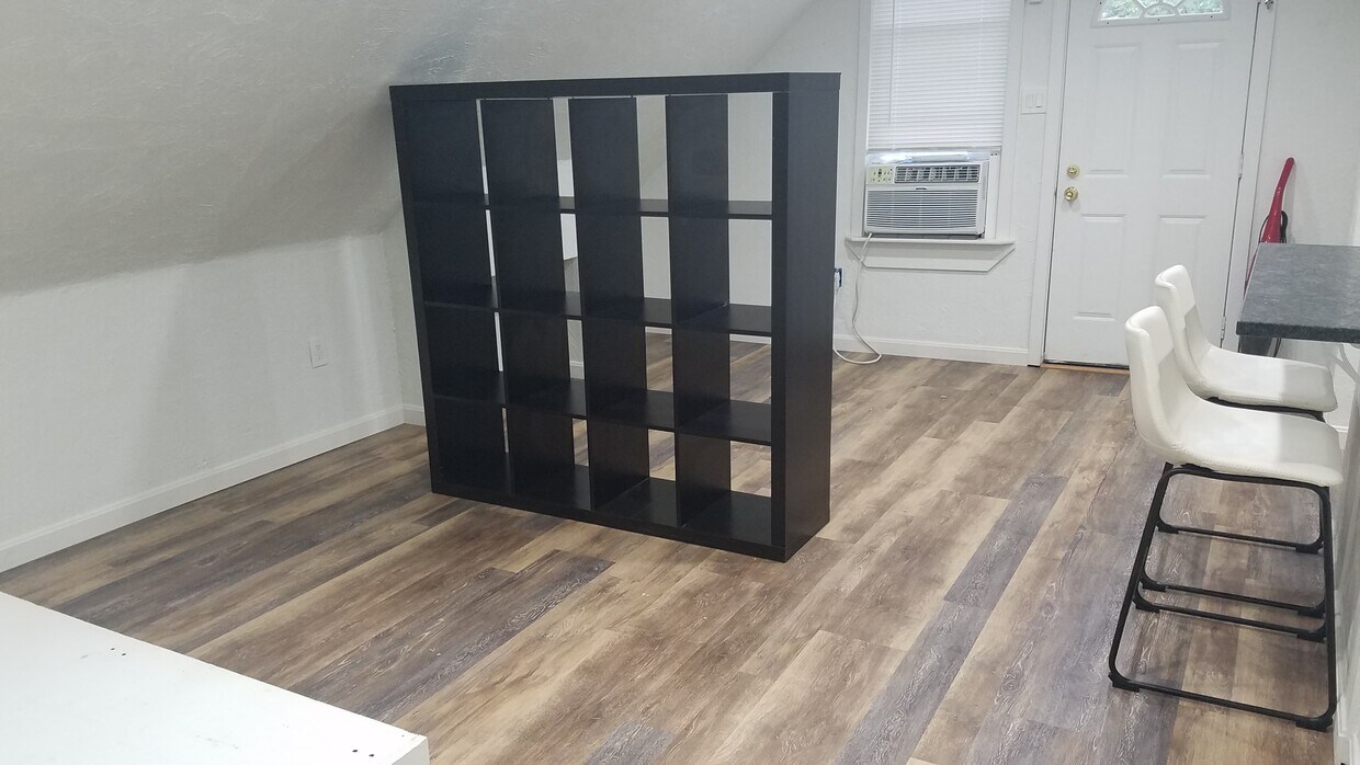 Living space - 1048 Logan Rd