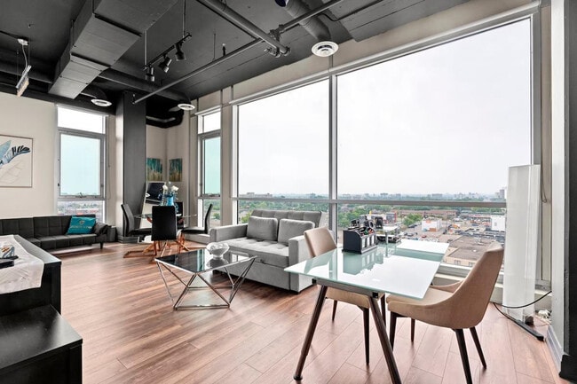 Photo du bâtiment - 1275 Finch Ave W