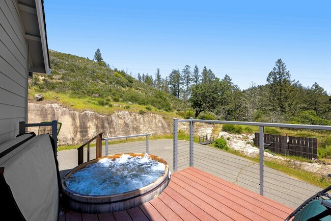 Foto del edificio - 323 Bodmer Ln