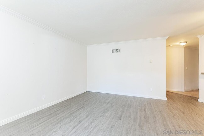 Building Photo - 7455 Charmant Dr