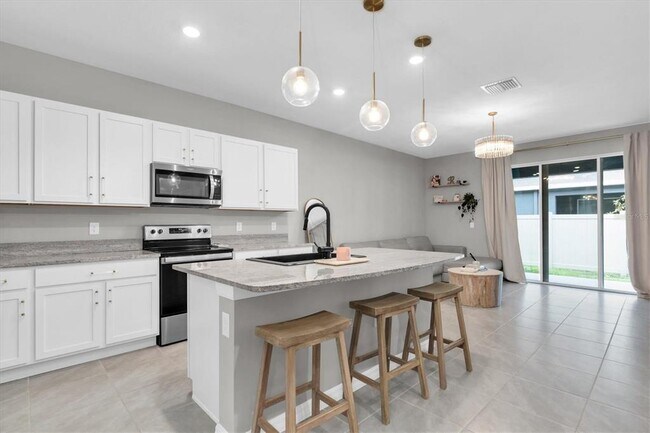 Foto del edificio - 2945 Suncoast Plains Dr
