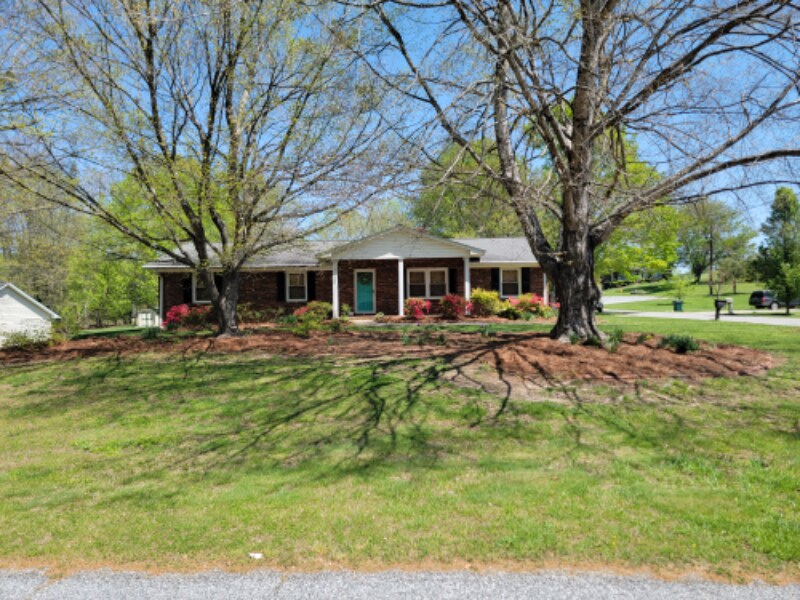 Foto principal - 1145 Quail Hollow Rd