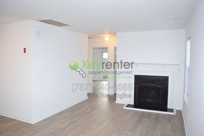 Building Photo - 579 Peregrine St