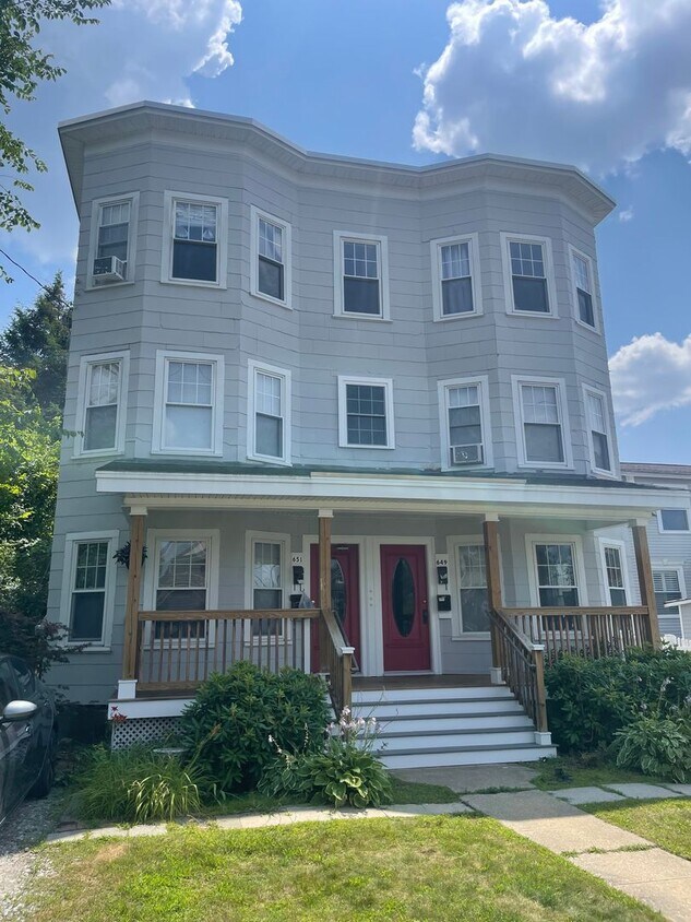 Foto principal - 651 Lake Ave, #3, Manchester NH 03103