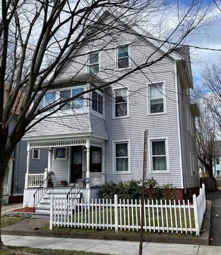 Primary Photo - 23 Woodland St