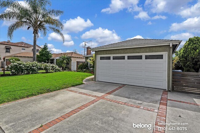 Building Photo - 11242 Braddock Dr
