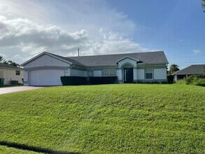 Building Photo - 4448 NW Bighorn Ave