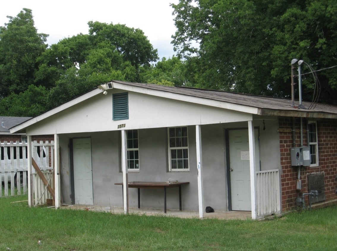 Foto principal - 3561-3569 Thorpe St