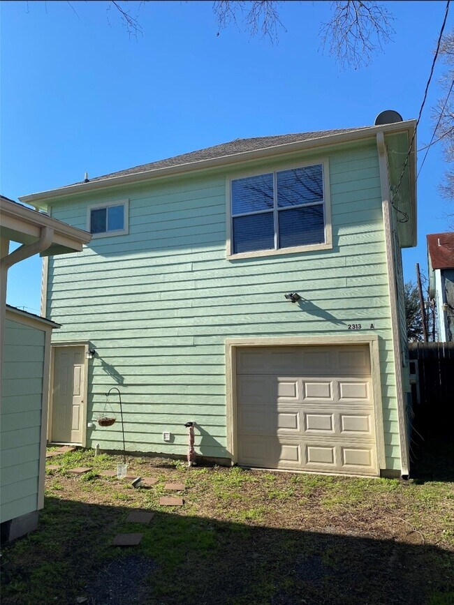 Foto del edificio - 2313 Everett St