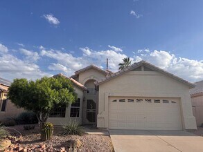 Building Photo - 979 E Brentrup Dr