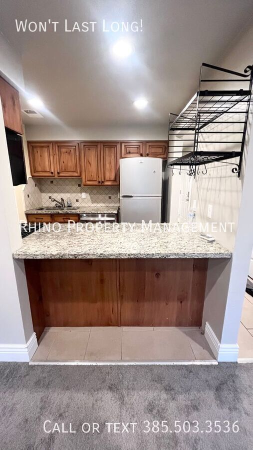 Building Photo - 5676 Meadow Ln