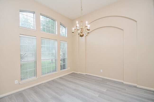 Foto del edificio - 15114 Snow Hill Ct