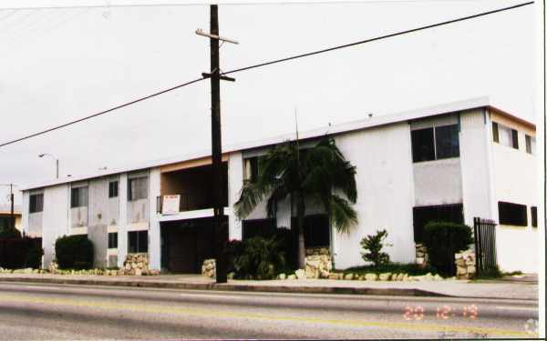 Building Photo - 642 N. Wilmington Blvd.