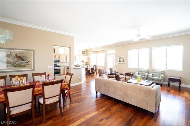 Foto del edificio - 2348 Rumriver St