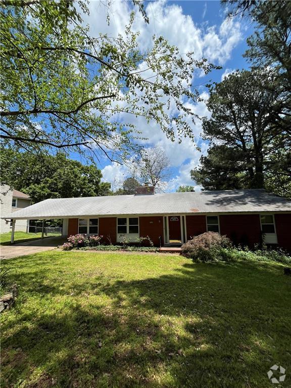 Building Photo - 2260 N Briarwood Ln