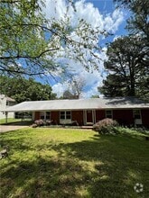 Building Photo - 2260 N Briarwood Ln