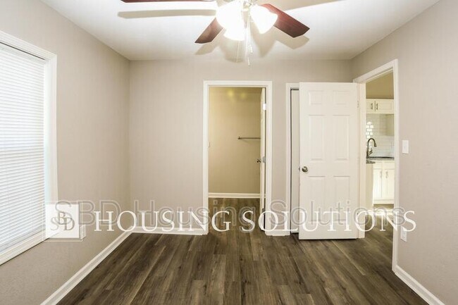 Foto del edificio - 1403 S Hedges Ave