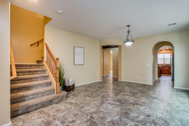Building Photo - 9119 S Terry Ln