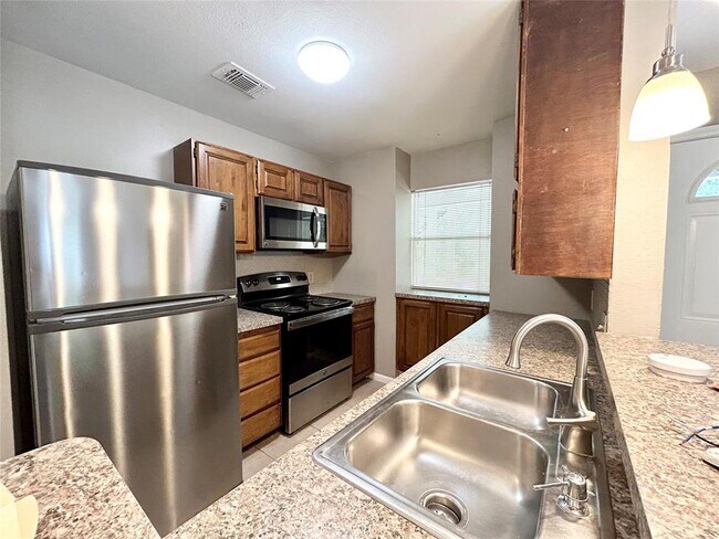 Foto del edificio - 2404 Sycamore Ave