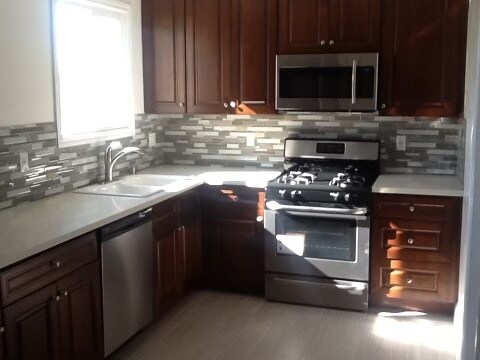 Building Photo - 5482 Edgewood Pl