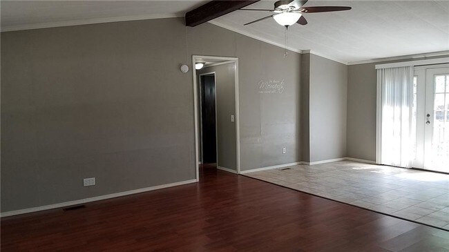Building Photo - 321 Sheri Ln