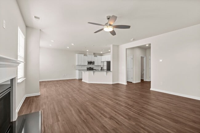 Foto del edificio - Stunning home in desirable Chateau community