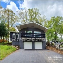 Building Photo - 223 Columbia Dr