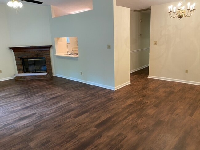 Foto del edificio - 145 Whetherbine Way W