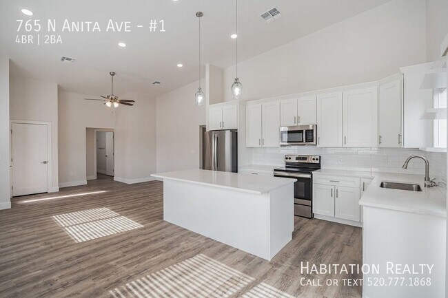 Foto del edificio - 765 N Anita Ave