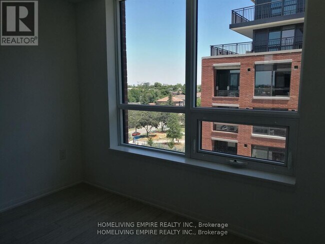 Building Photo - 3091-3091 Dufferin St