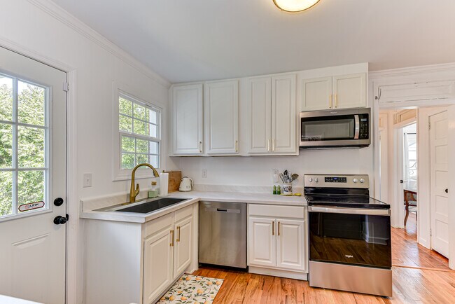 Foto del edificio - 2701 Oakland Ave