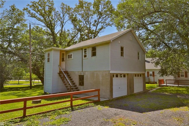 Building Photo - 176 E Moorestown Rd
