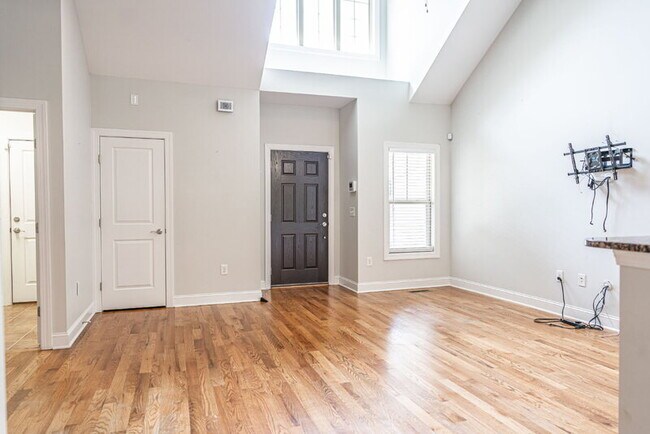Foto del edificio - 74 Cypress Cir