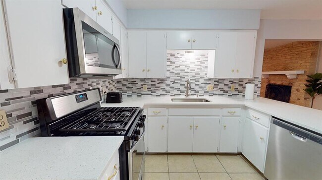 Foto del edificio - 7611 Lunar Dr