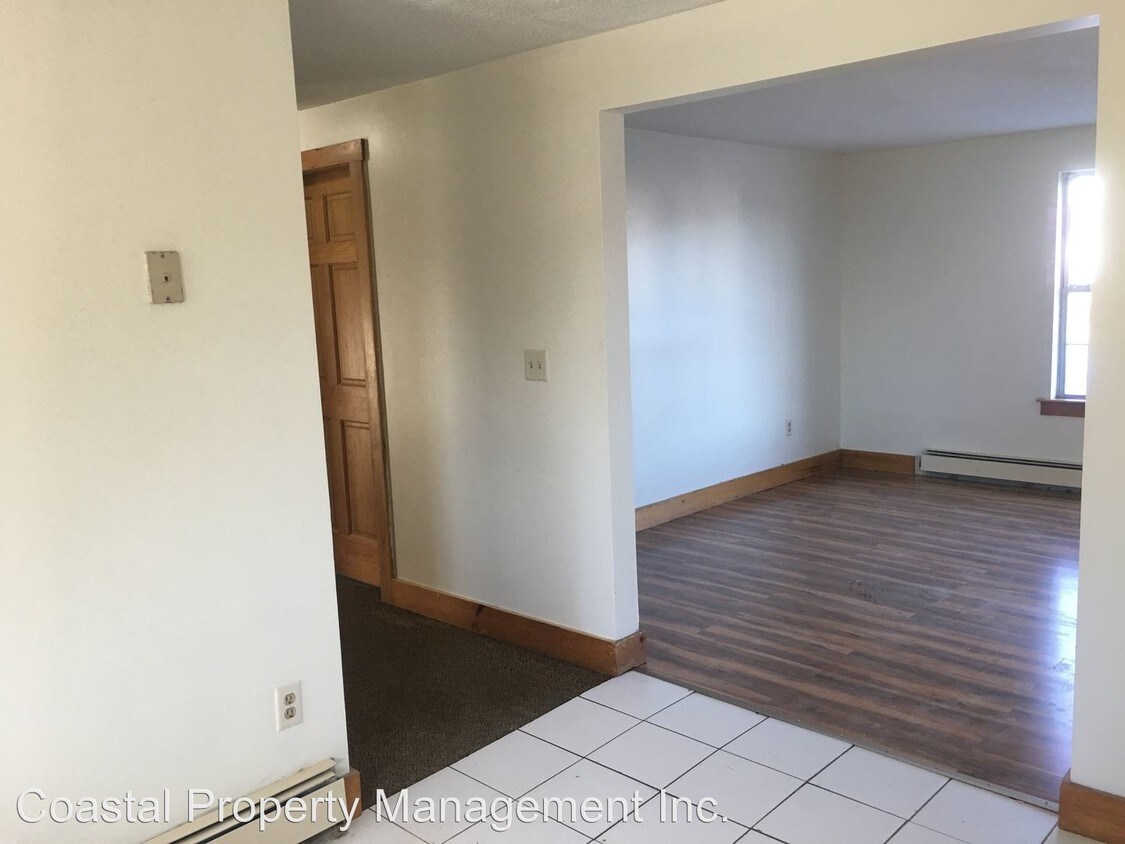 Building Photo - 2 br, 1 bath Apartment - 31 Roxbury Street