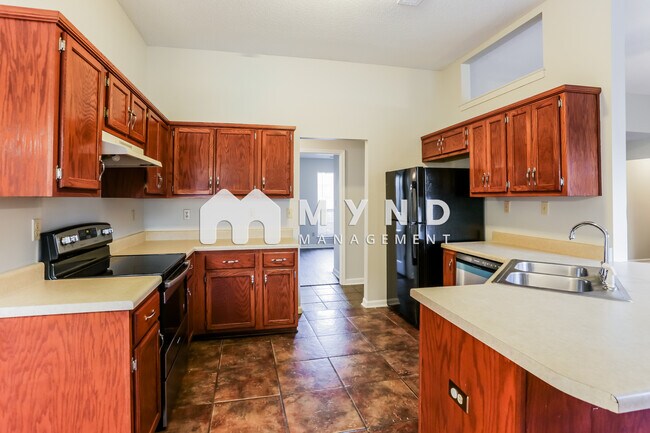 Building Photo - 3283 Court Dr