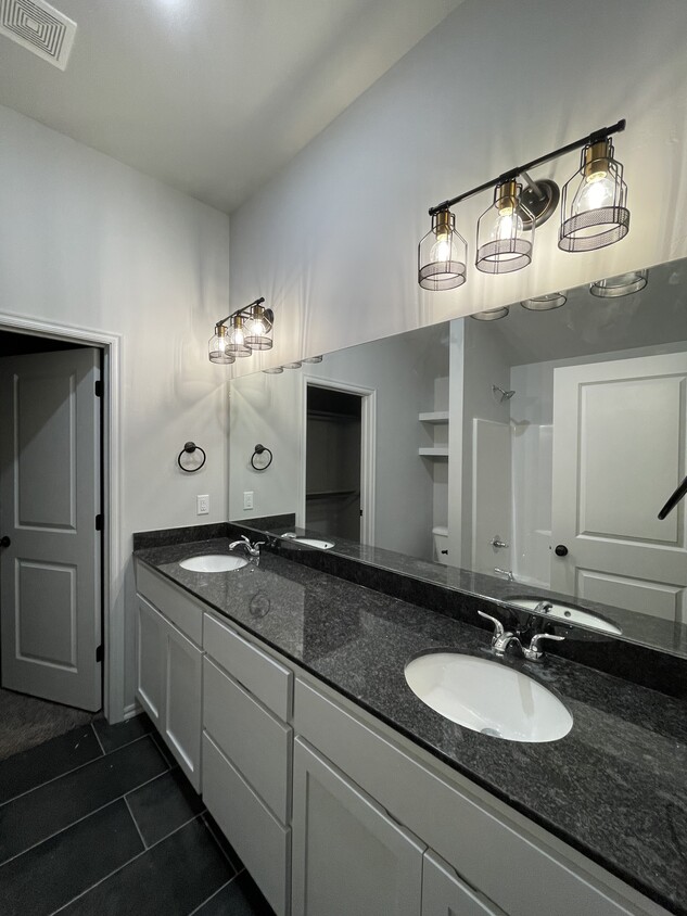 213 Park Pl, Yukon, OK 73099 Townhome Rentals in Yukon OK