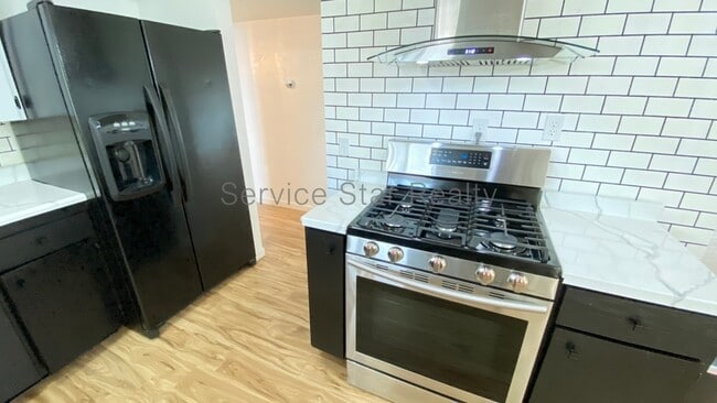 Building Photo - 8436 N 13th St