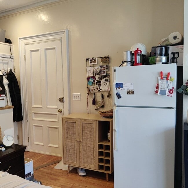 Building Photo - 247 W Newton St