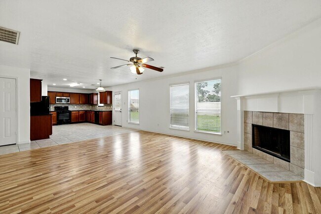 Foto del edificio - 5103 Beaubridge Ln