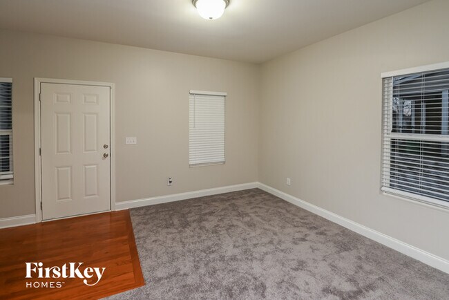 Building Photo - 2525 Woodsorrel Lane