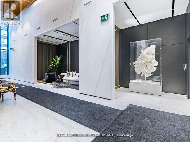 Building Photo - 319 Jarvis St