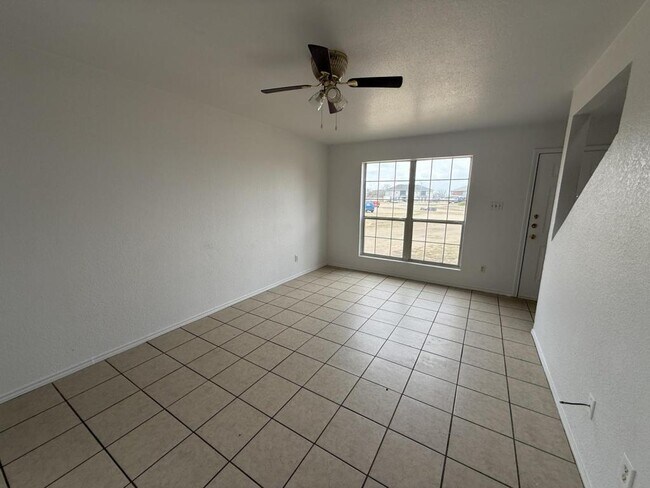 Foto del edificio - 1210 Industrial