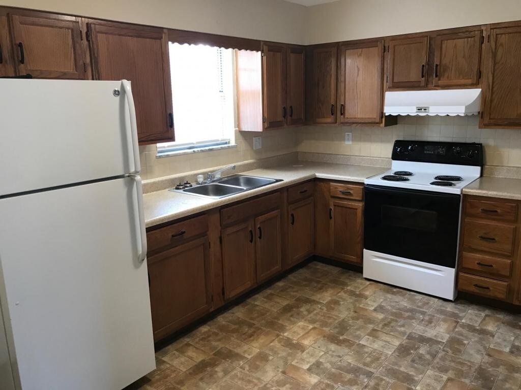 Primary Photo - 303 Walker St