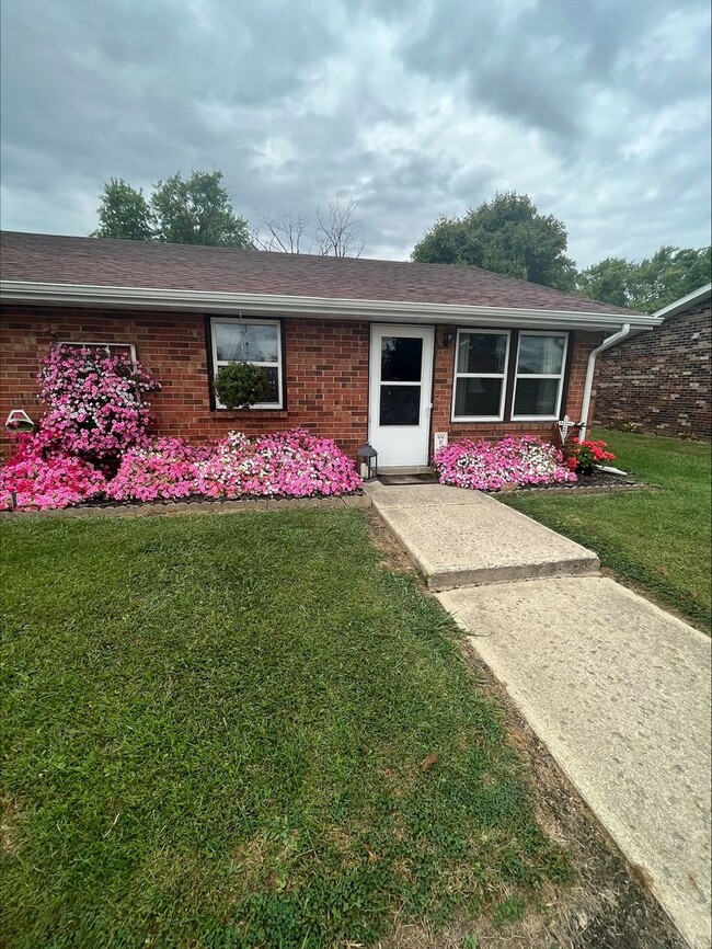 Building Photo - ROYAL OAKS APARTMENTS