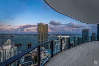 Building Photo - 1000 Brickell Plaza